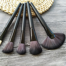 Carica l&#39;immagine nel visualizzatore di Gallery, Wooden Handle Makeup Brush Beauty Tool Set