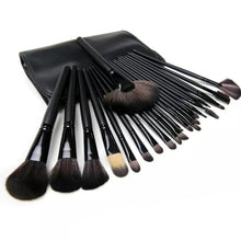 Carica l&#39;immagine nel visualizzatore di Gallery, Wooden Handle Makeup Brush Beauty Tool Set