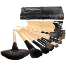 Carica l&#39;immagine nel visualizzatore di Gallery, Wooden Handle Makeup Brush Beauty Tool Set