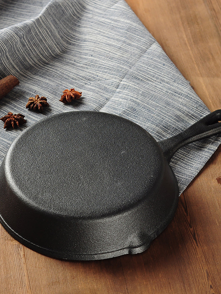 Uncoated non-stick thickened cast iron pan