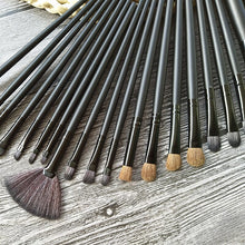 Carica l&#39;immagine nel visualizzatore di Gallery, Wooden Handle Makeup Brush Beauty Tool Set