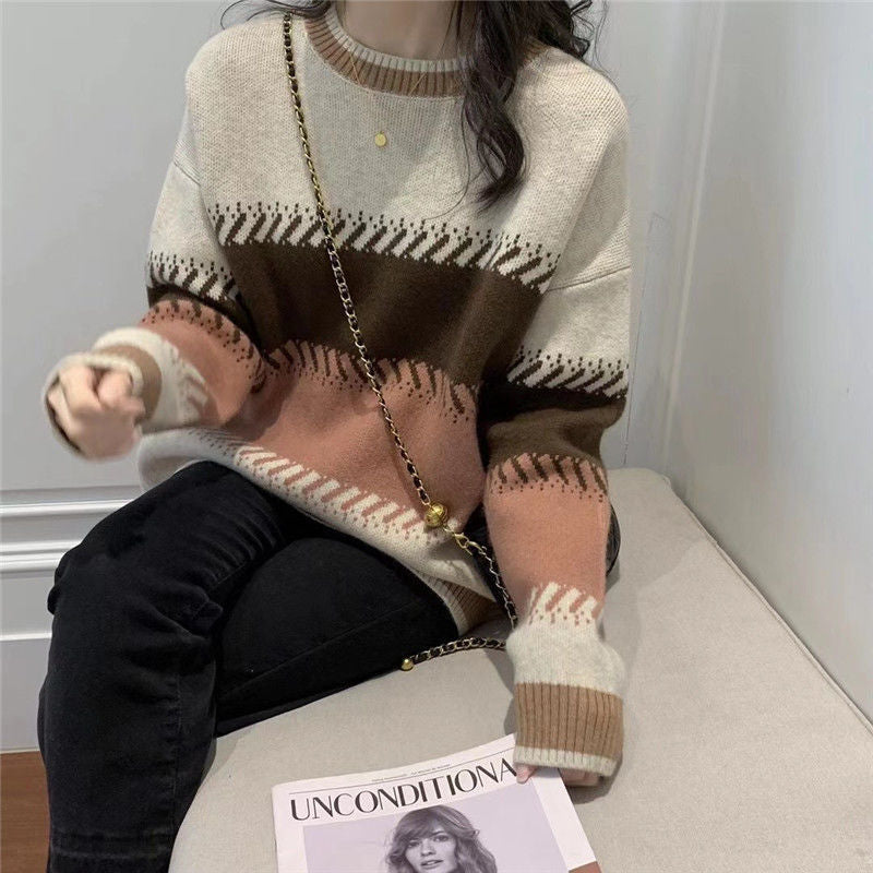 Age-reducing Contrast Color Round Neck Sweater