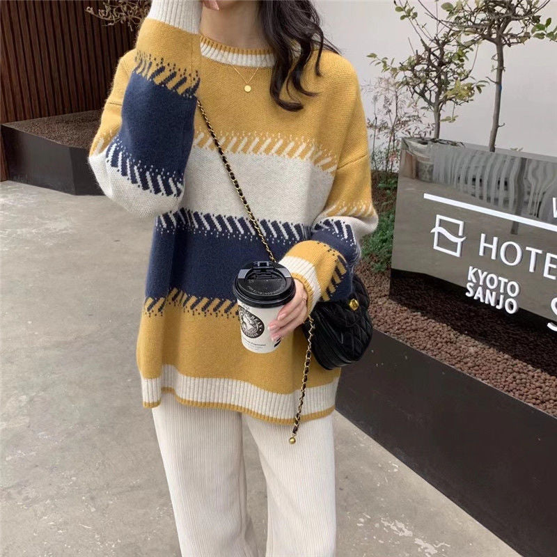 Age-reducing Contrast Color Round Neck Sweater