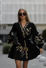 Laden Sie das Bild in den Galerie-Viewer, Fashion Printed Wide Hem Long Sleeve Dress