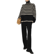 Cargar imagen en el visor de la galería, Women&#39;s Striped Loose Outer Knit Sweater Top